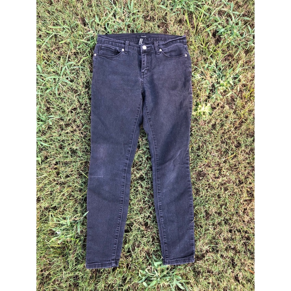 A bundle of 4! Forever 21 mid rise pants. - Picture 7 of 8